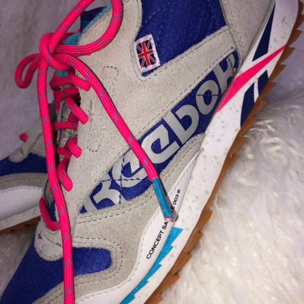 Reebok - Picture 2 of 7